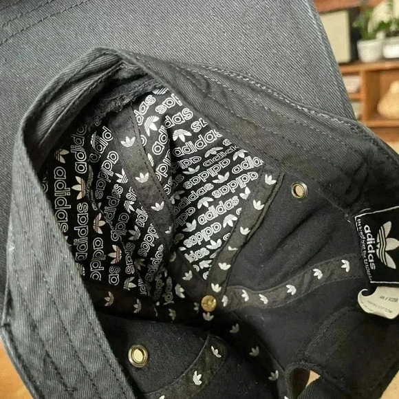 Adidas hat - Picture 4 of 4